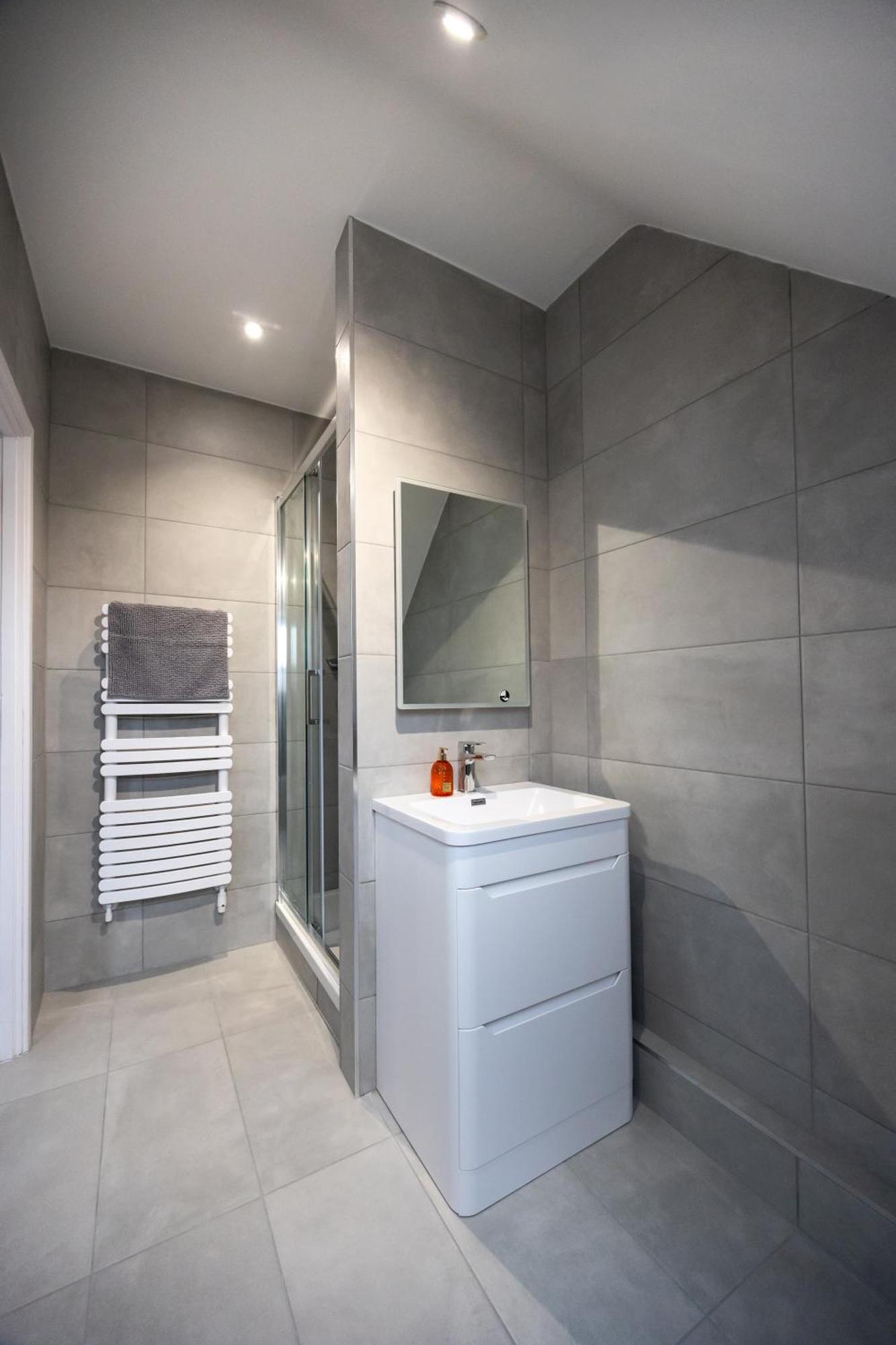 독서 Stunning 3Br, Free Parking, Near Town Center, Long Term Discoun 아파트 외부 사진