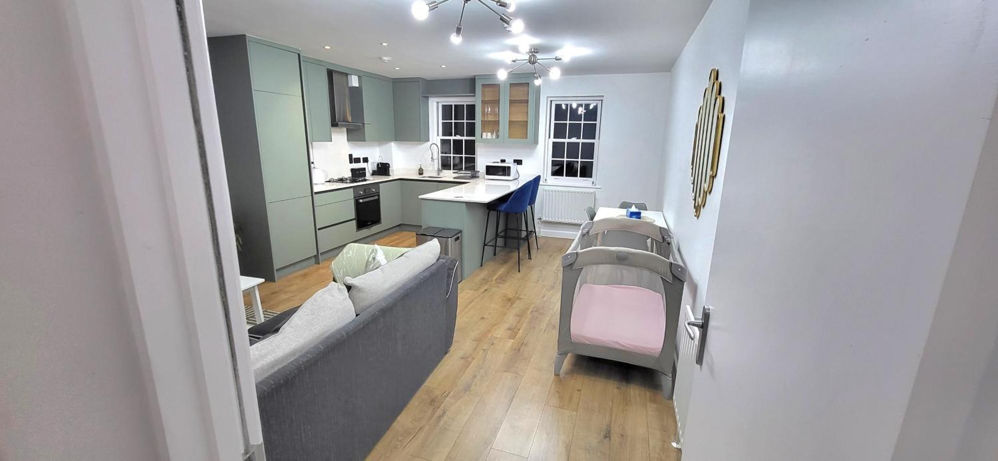 독서 Stunning 3Br, Free Parking, Near Town Center, Long Term Discoun 아파트 외부 사진